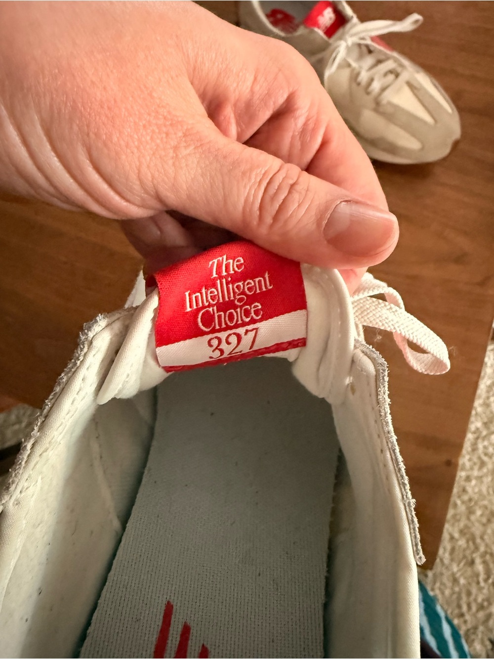 Women’s New Balance 327 Moonbeam / True Red Size 9 - Picture 4 of 7
